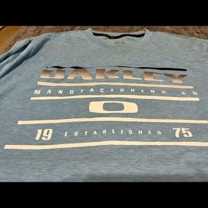 Dri fit Oakley shirt